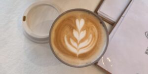 Momento Coffee House - latte art
