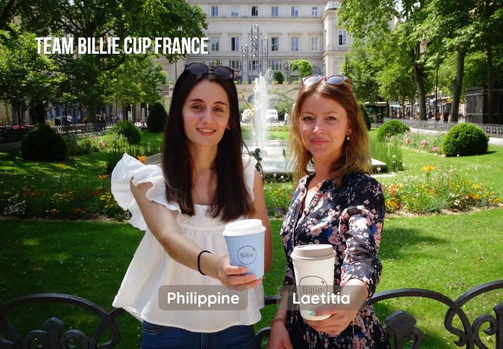 deux filles qui sourient dans parc_BillieCup