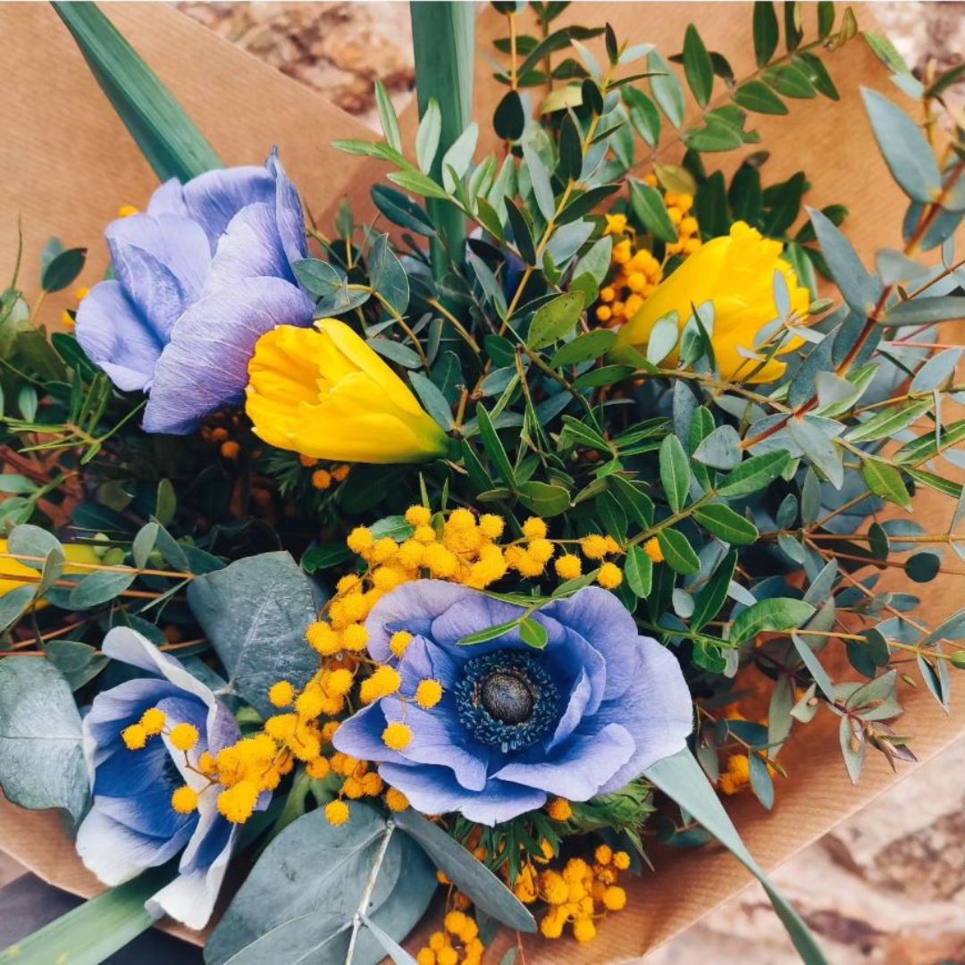 Bouquets de fleurs préparé par Le repaire café fleurs Avallon