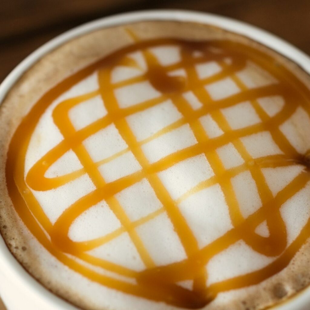 Café latte au caramel